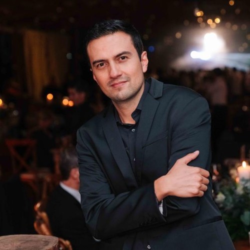 Santiago Santos, co-founder of Medellín Guide